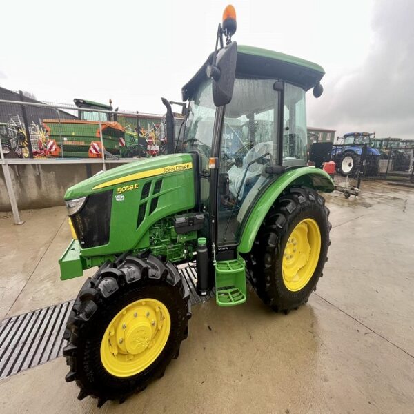 John Deere Tractor - Image 4