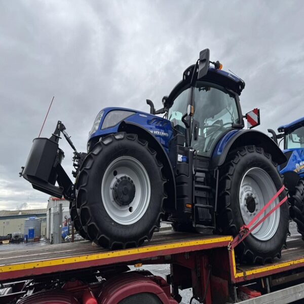 New Holland Tractor - Image 2